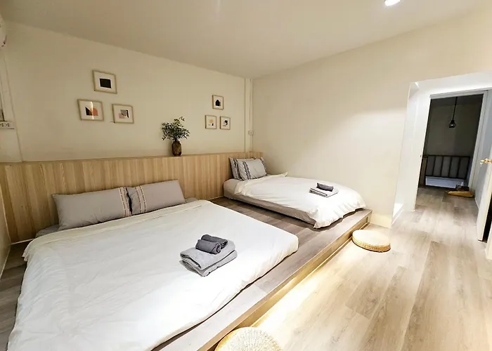 W House Apartment *