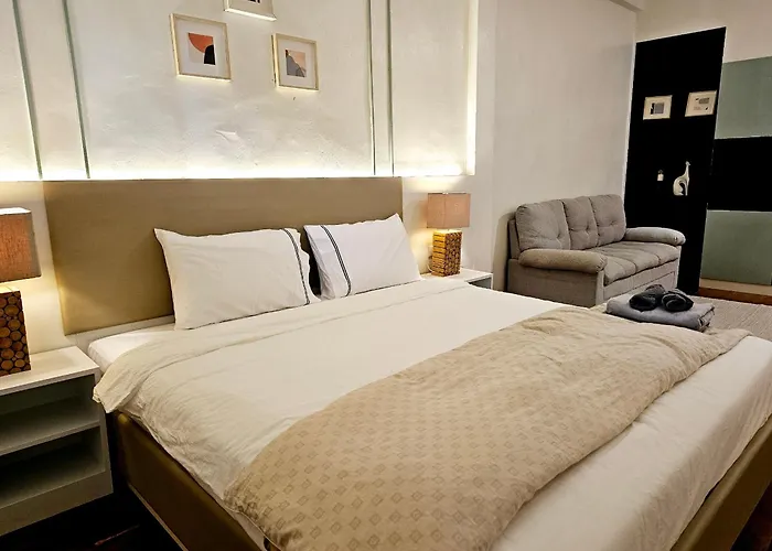 W House Apartment *